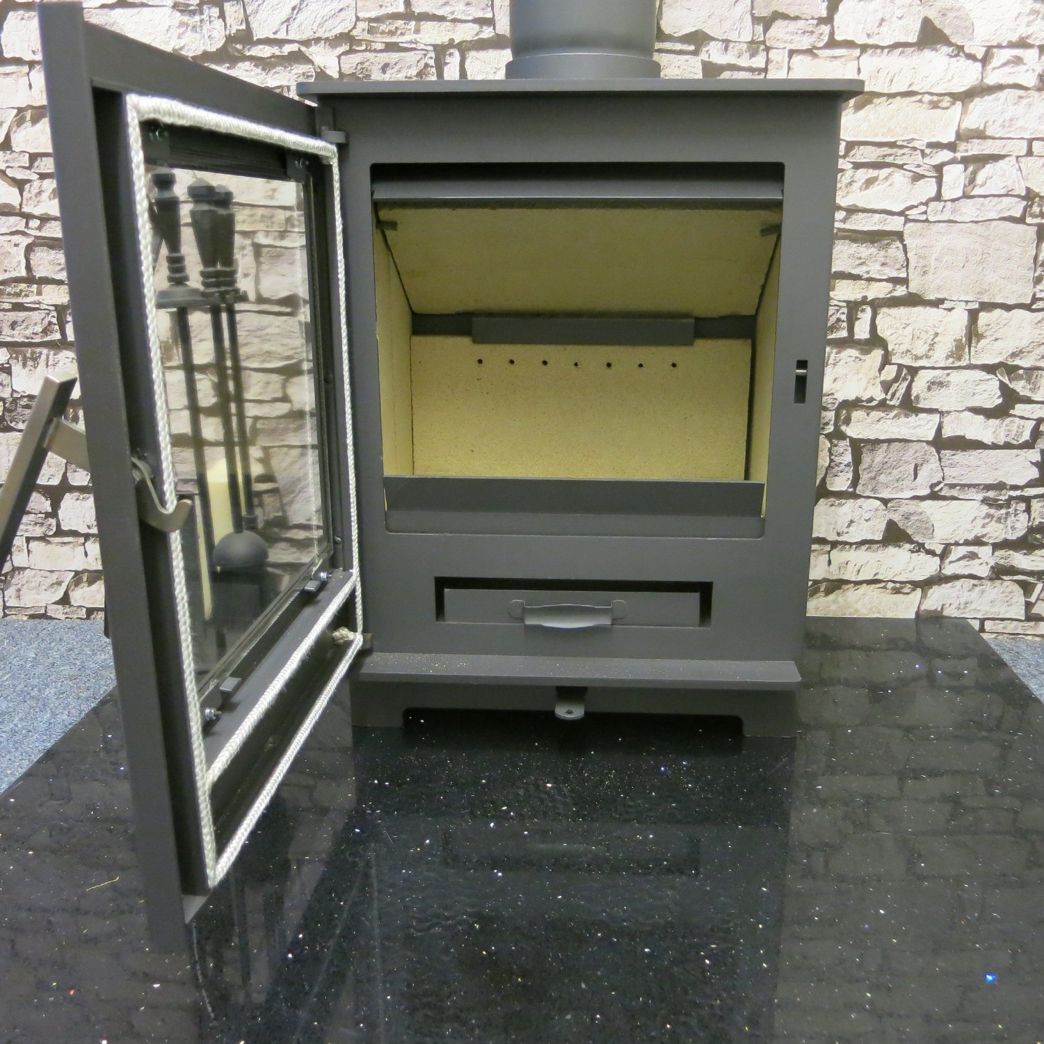 Evo 5kw Contemporary Multi-fuel Wood Burning Stove - Image 2